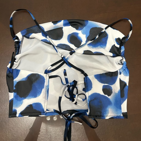 Cutout blouse - Picture 2 of 5